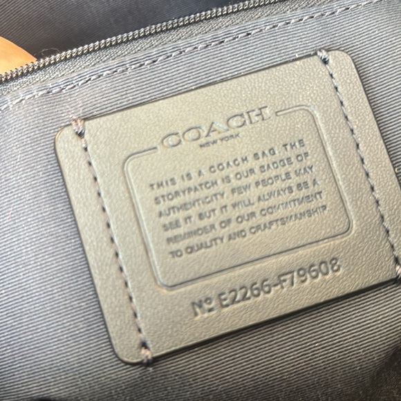 Coach Gallery Tote - Picture 4 of 5